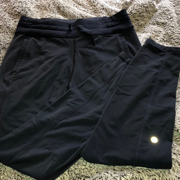 Lululemon pants/ leggings - Picture 3 of 8